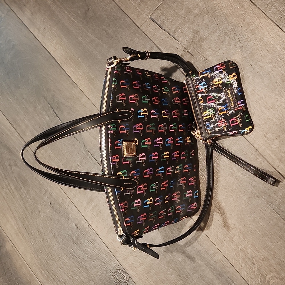 Dooney & Bourke